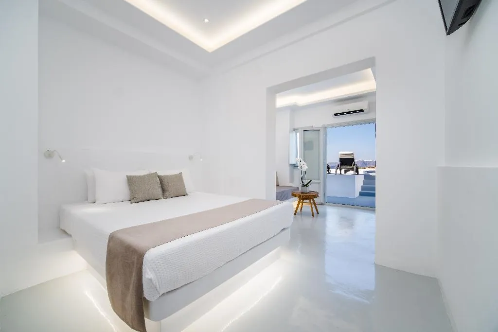 SUITE DELUXE SEA VIEW Room, Serenita Luxury Suites, Santorini