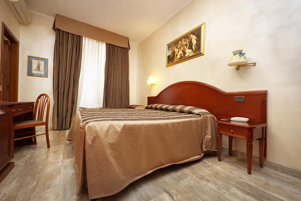 TRIPLE STANDARD Room, Rimini Hotel, Rome