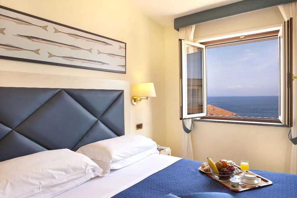 TWIN SEA VIEW Room, Del Mare, Naples