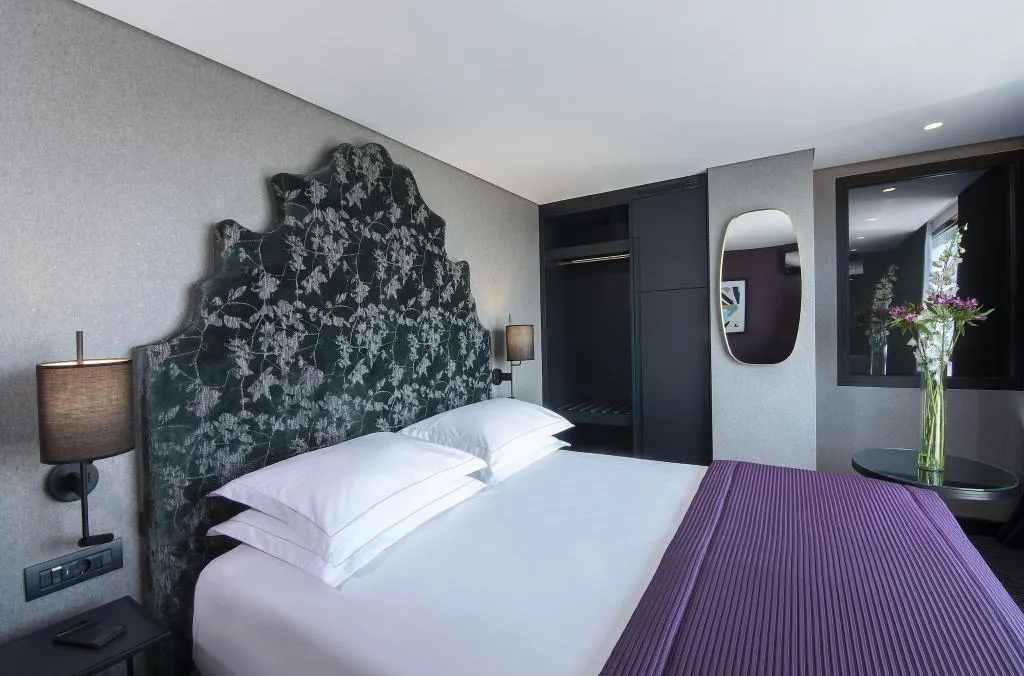 TWIN CITY VIEW Room, President, Athens