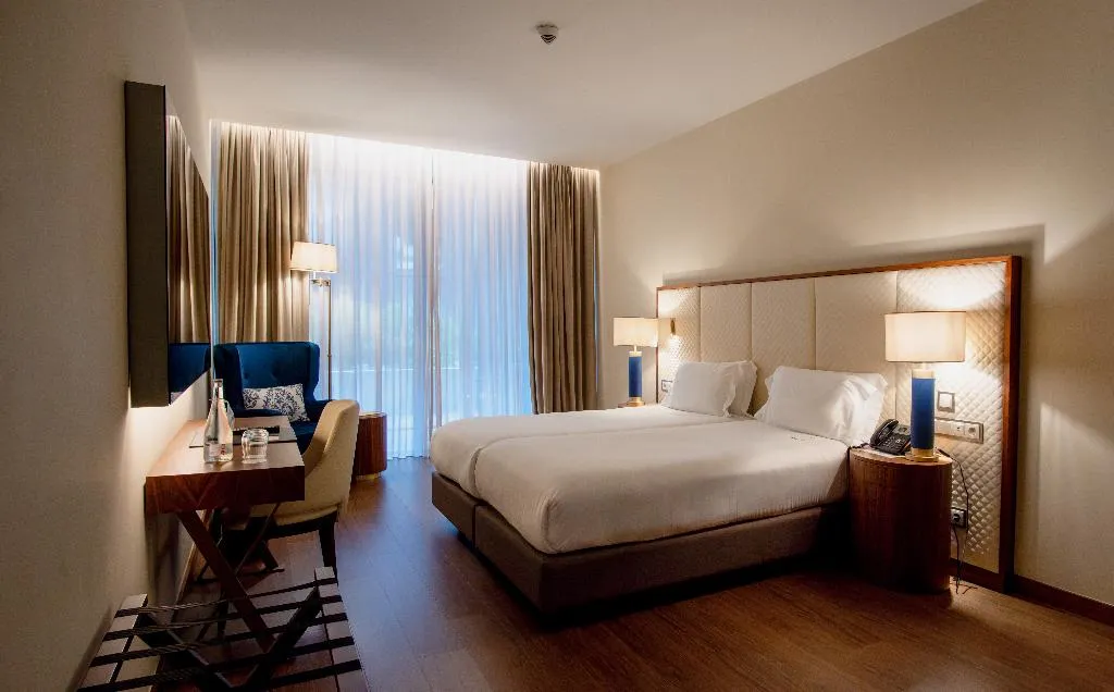 TWIN PREMIUM Room, Boeira Garden Hotel Porto Gaia, Curio Collection, Porto