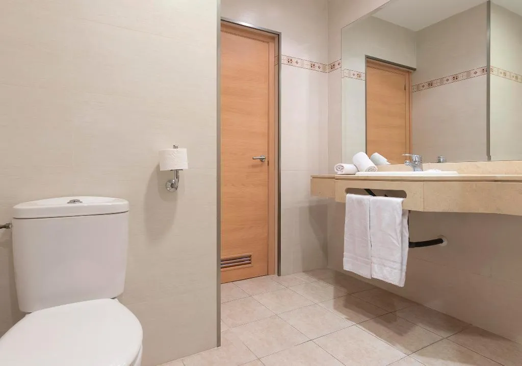 QUADRUPLE STANDARD Room, Hotel Palia La Roca, Costa Del Sol
