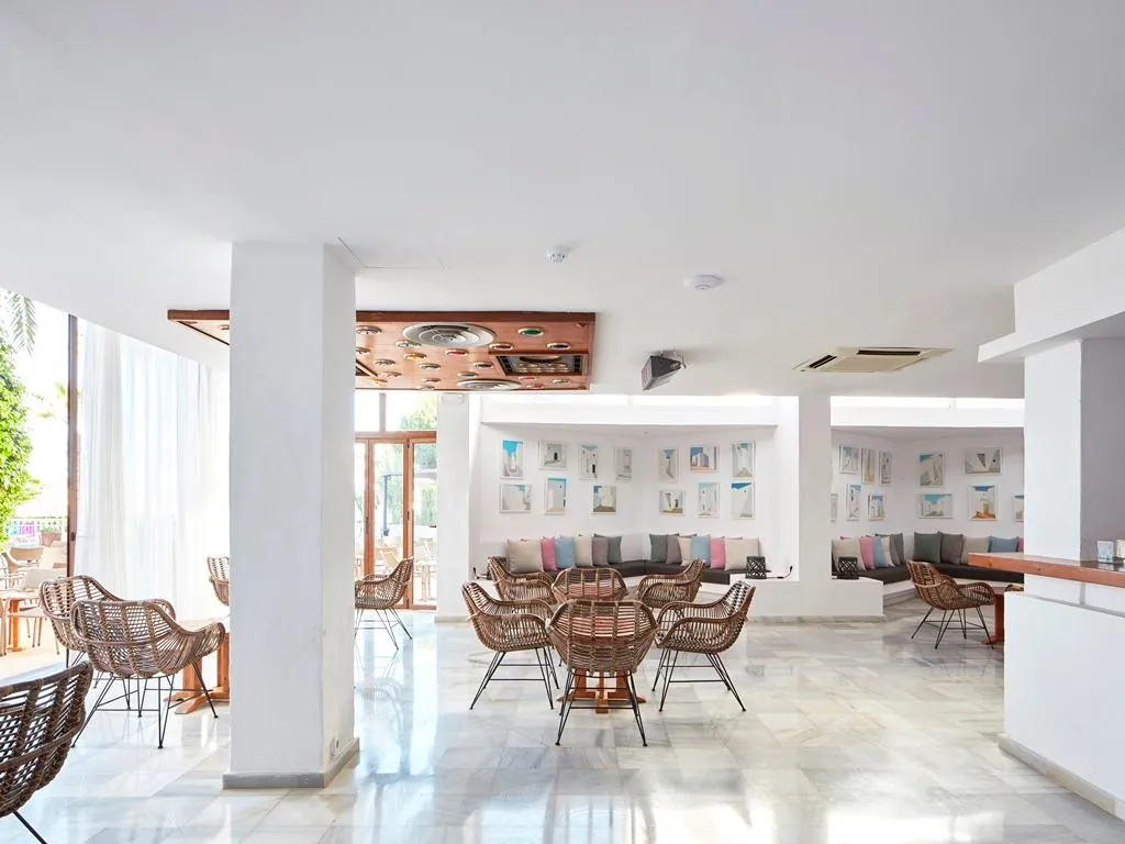 Lobby, Tres Torres, Ibiza