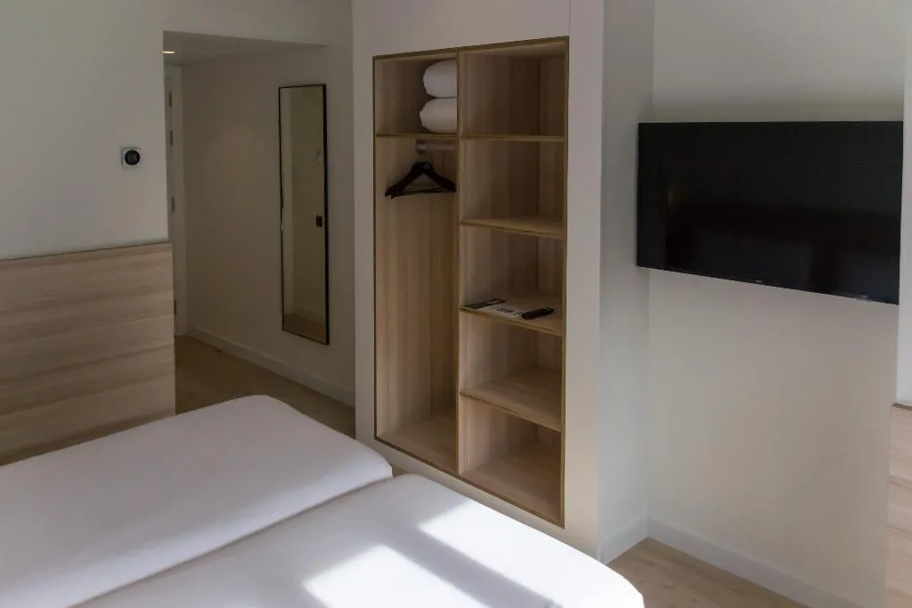 TWIN SUPERIOR Room, Hotel Sant Pau, Barcelona