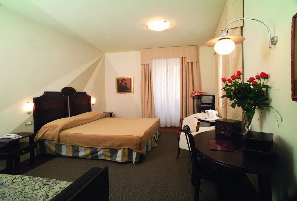 Room, Rosetta Hotel Perugia, Tapestry Collection, Perugia