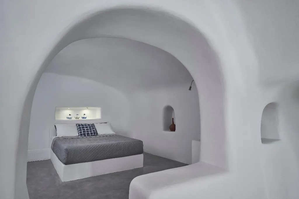 SUITE GRAND Room, Fava Eco Suites, Santorini