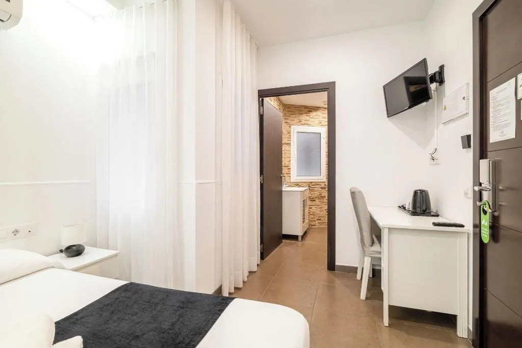 Room, Laramond Barcelona Rooms, Barcelona