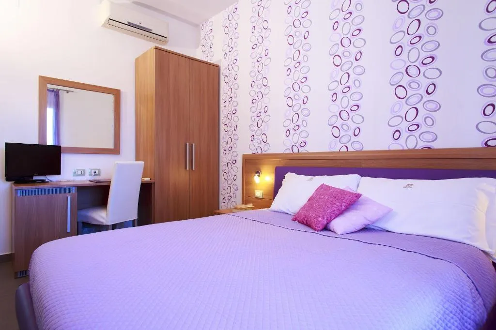 Room, B&B Villaseta, Catania