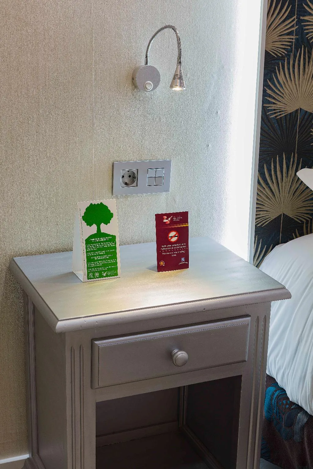 DOUBLE SINGLE USE QUEEN SIZE BED Room, Bellavista Sevilla, Seville