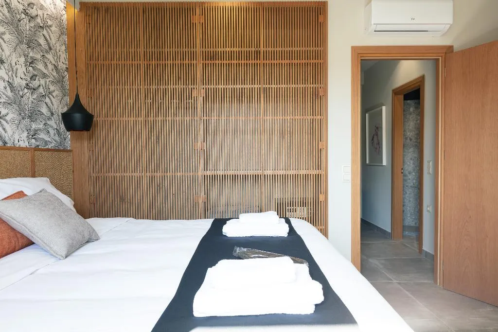 SUITE CAPACITY 3 Room, Chapter 02 Gallery Suites, Crete