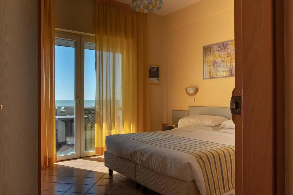 Room, Ping Pong, Rome