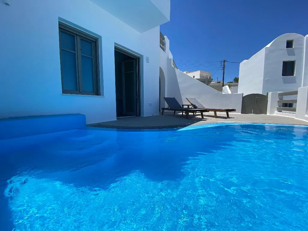 SUITE WITH PRIVATE POOL Room, Amphitrite Suites Santorini, Santorini