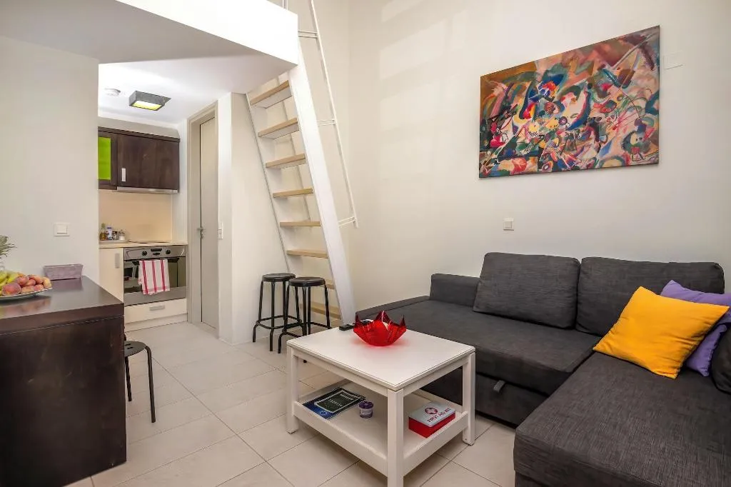 Room, Vivian Art Apartments, Crete