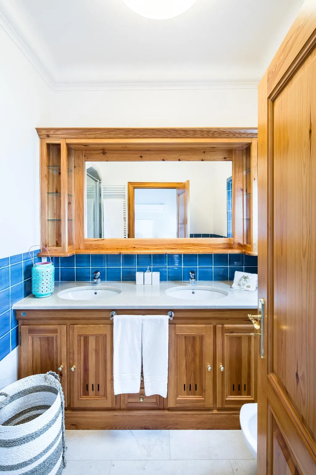 VILLA SEVEN BEDROOMS WITH PRIVATE POOL Room, Shantivillas, Algarve