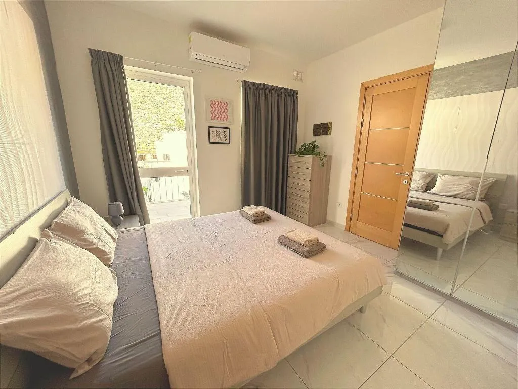 Room, Arzella Apartments, Gozo