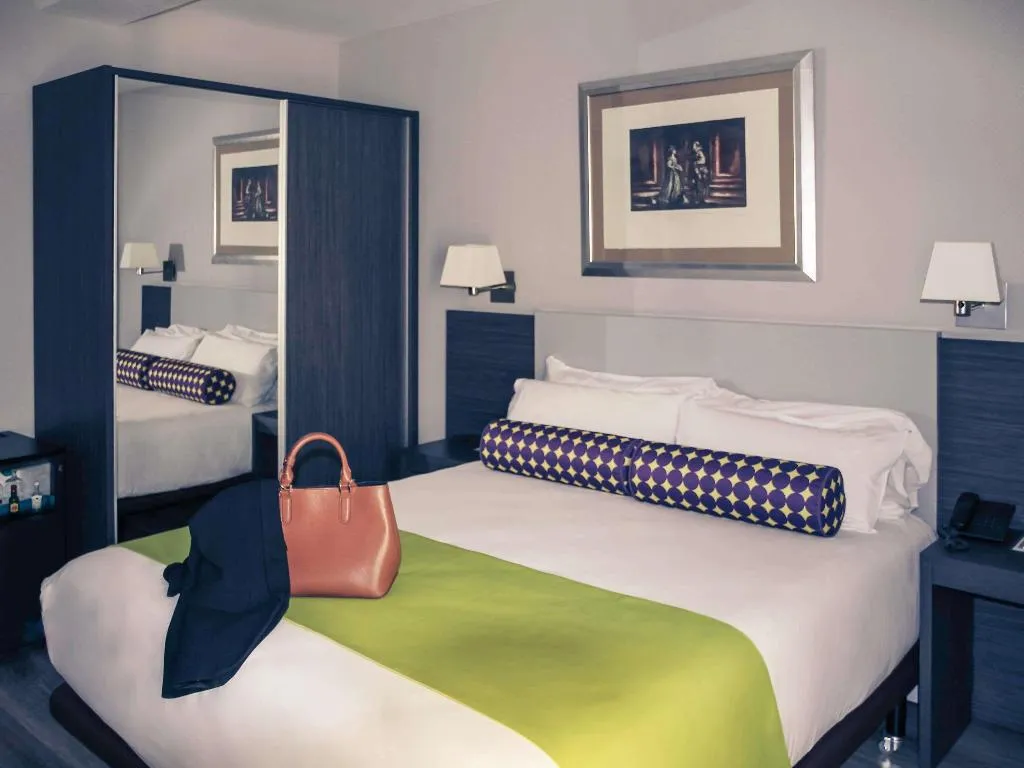 DOUBLE QUEEN SIZE BED Room, Mercure Madrid Centro, Madrid