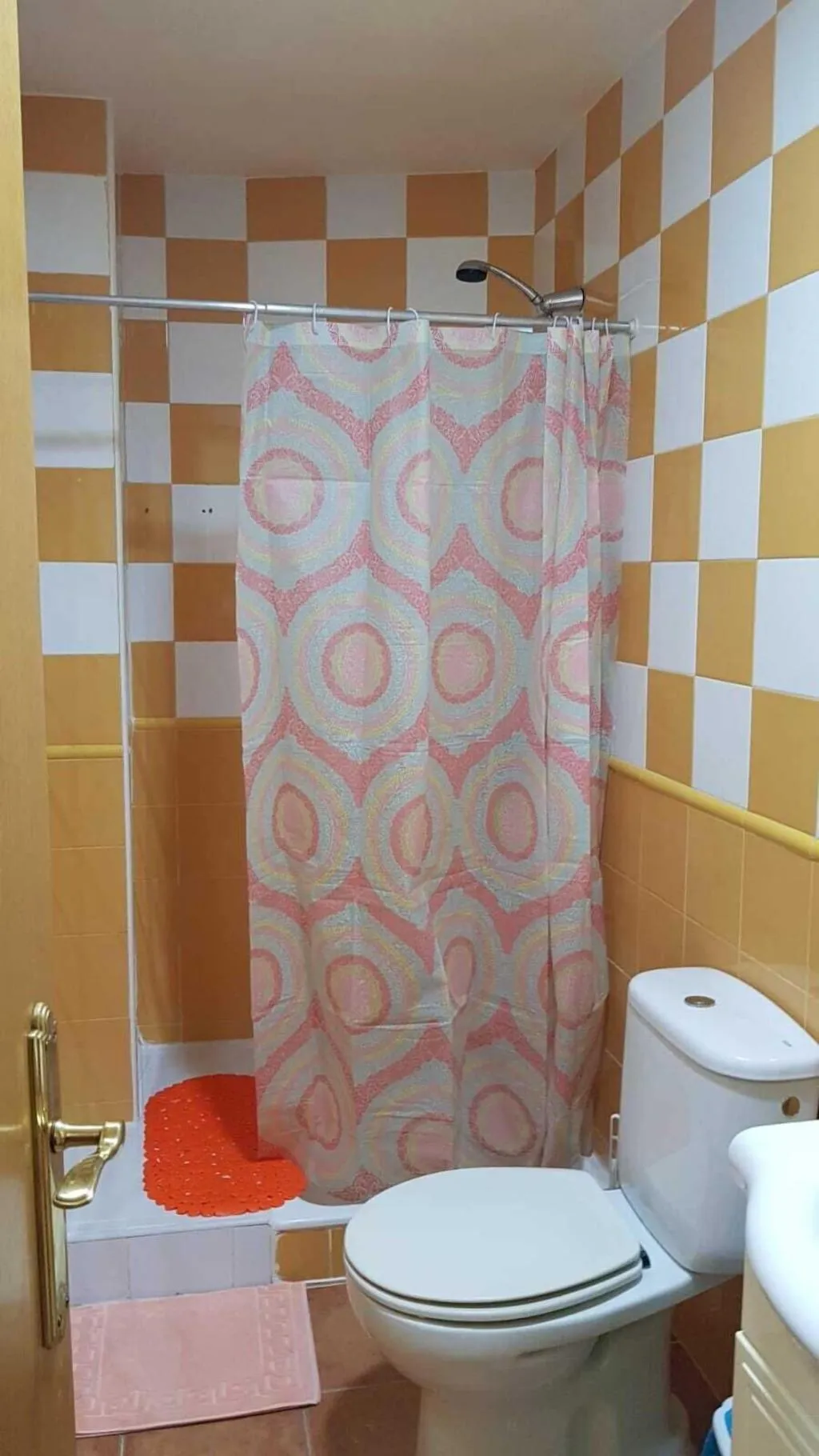 Room, El Sueño del Quijote, Madrid