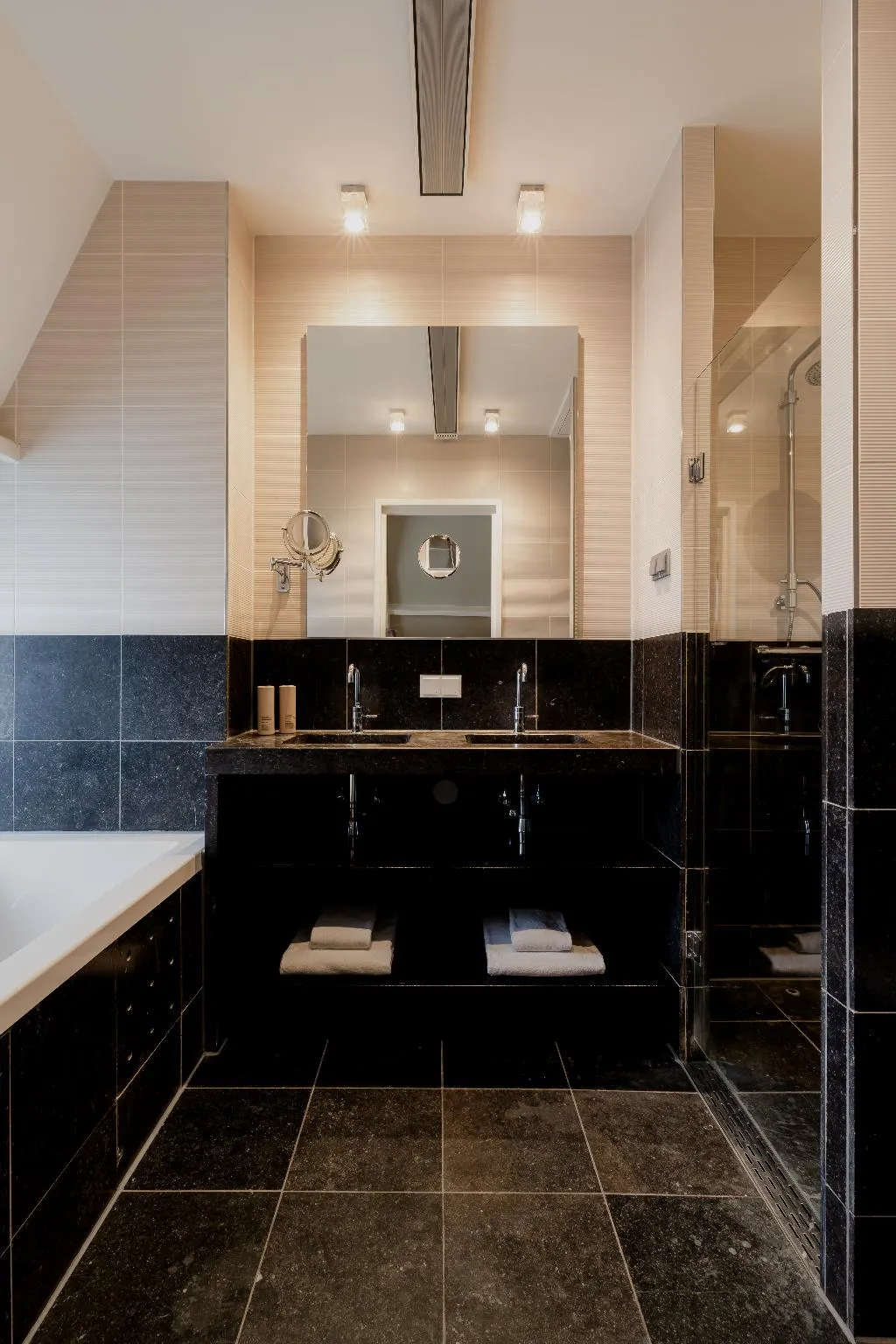 JUNIOR SUITE STANDARD Room, Hotel Roemer, Amsterdam