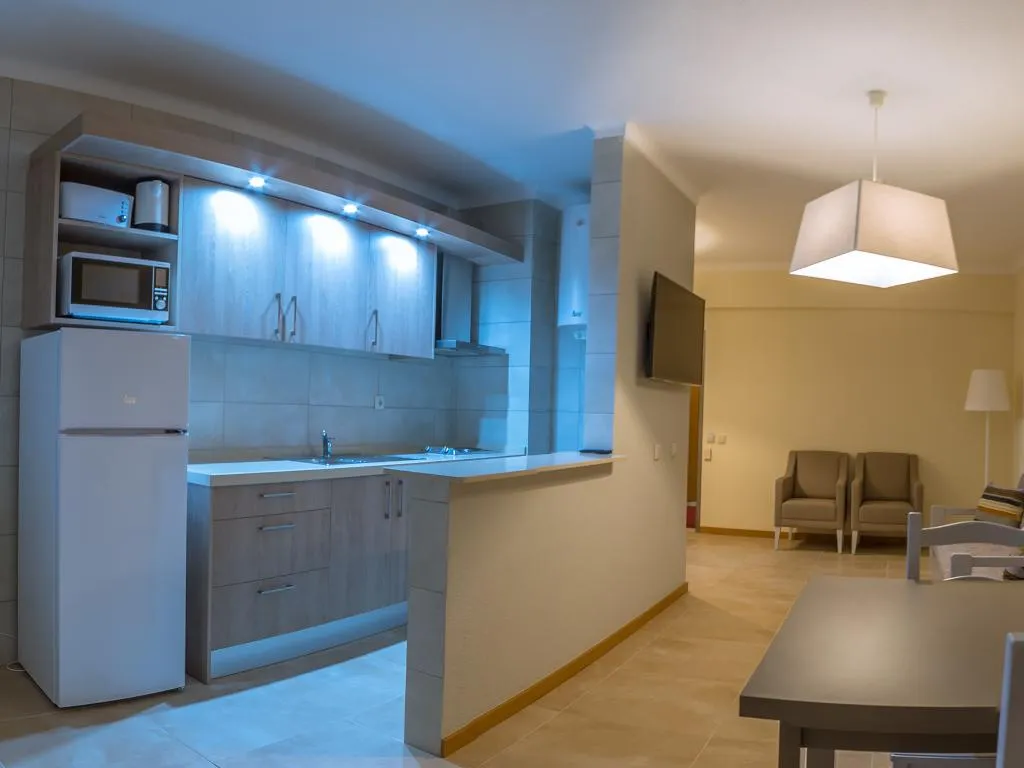 APARTMENT CAPACITY 4 TWO BEDROOMS Room, Flor Da Rocha, Algarve