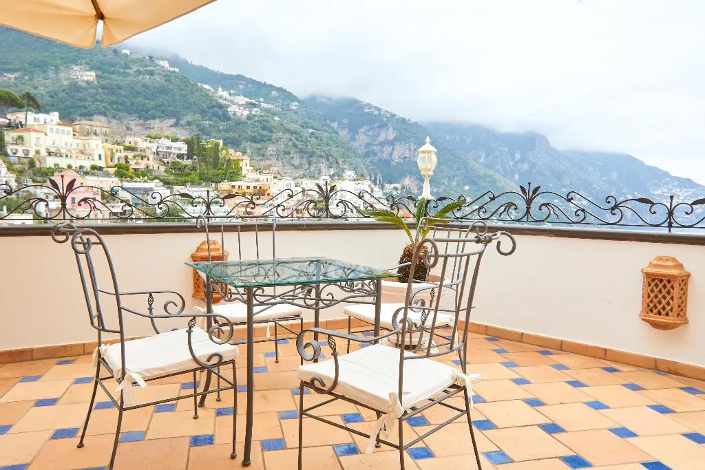 Terrace, Hotel Conca D'Oro, Naples