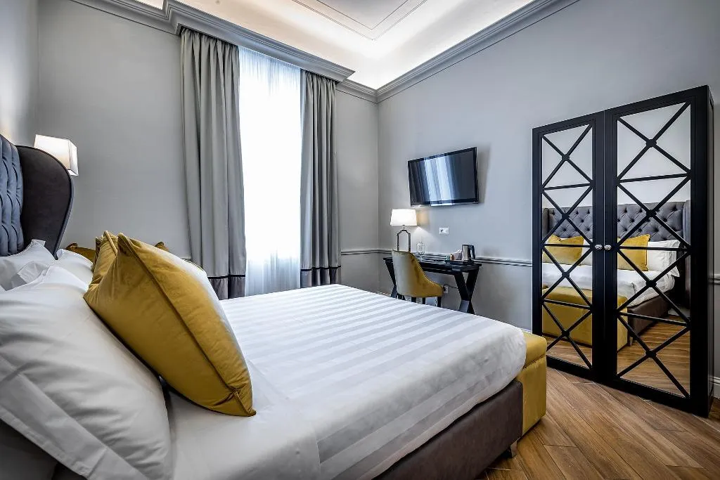 DOUBLE SUPERIOR Room, Hotel Ungherese Small Luxury Hotel, Florence