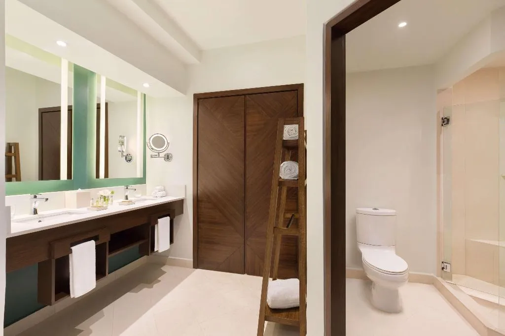 JUNIOR SUITE OCEAN FRONT KING BED Room, Hyatt Vivid Playa Del Carmen - Adults Only, Playa Del Carmen