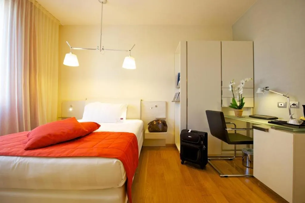 SINGLE STANDARD Room, Mercure Milano Solari, Milan