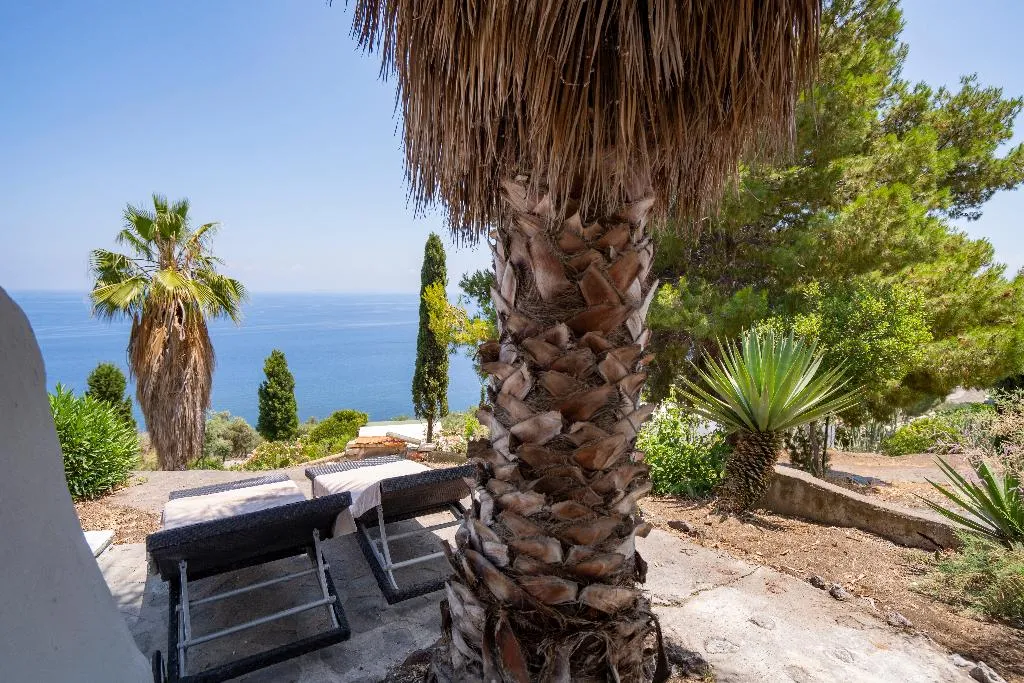 DOUBLE DELUXE SEA VIEW Room, Borgo Del Cannitello Romantic Boutique Resort, Palermo