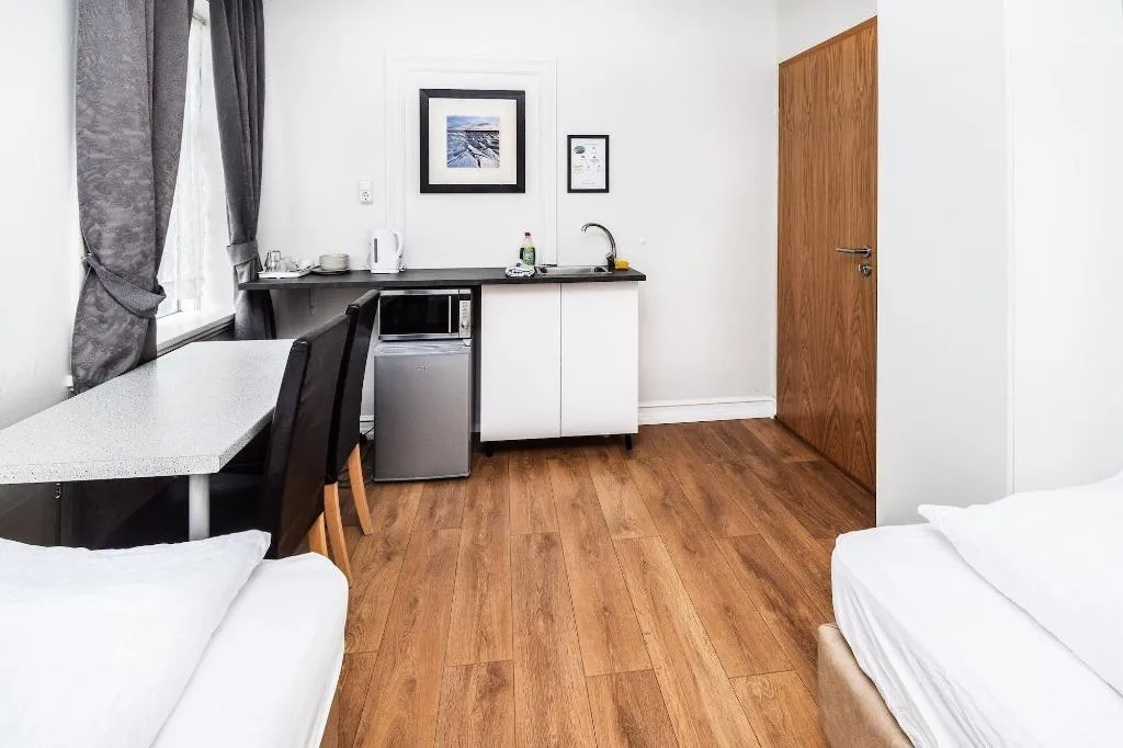 Room, Aurora Guesthouse, Reykjavik