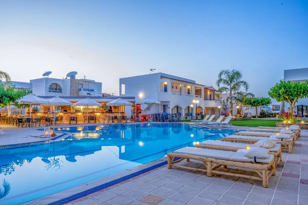 Pool, Maria Rousse, Crete