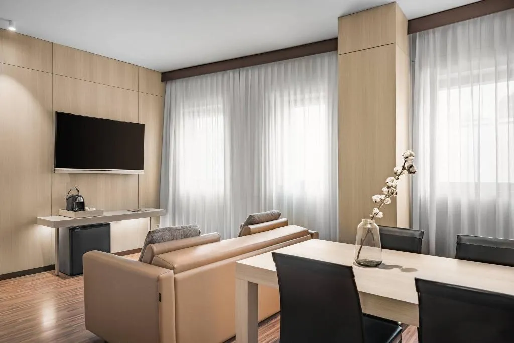 Room, AC Milano, Milan