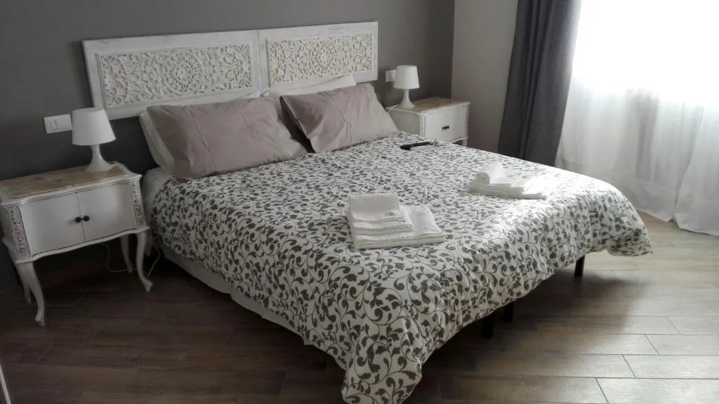 Room, My Sweet Rome, Rome