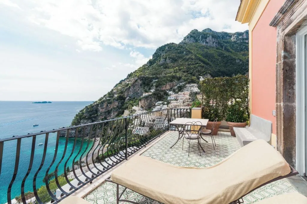 SUITE SEA VIEW KING BED Room, Villa Magia, Naples