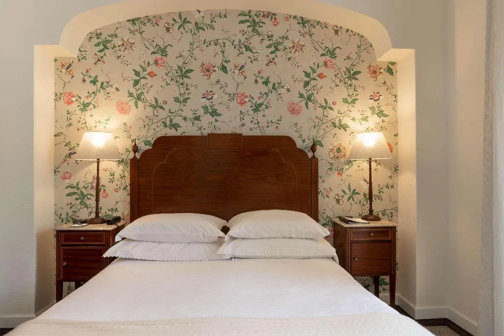 Room, As Janelas Verdes, Lisbon