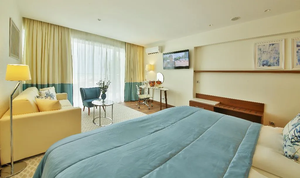 DOUBLE DELUXE SEA VIEW Room, Maritim Hotel Paradise Blue, Varna