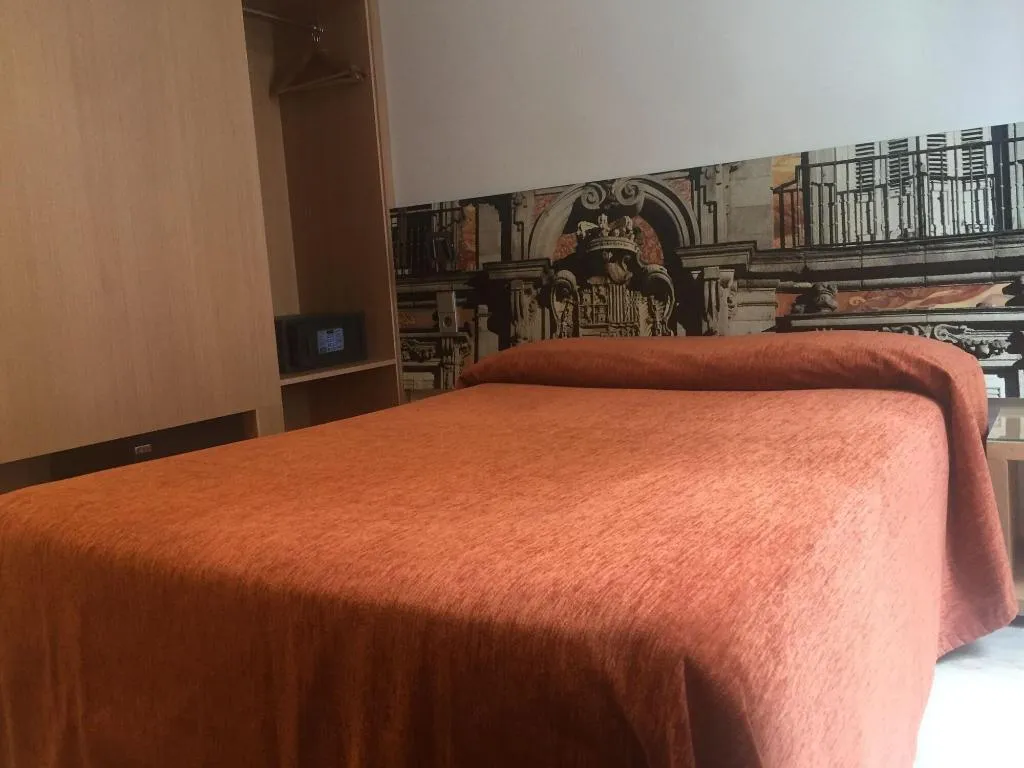 Room, Hostal Cervelo, Madrid