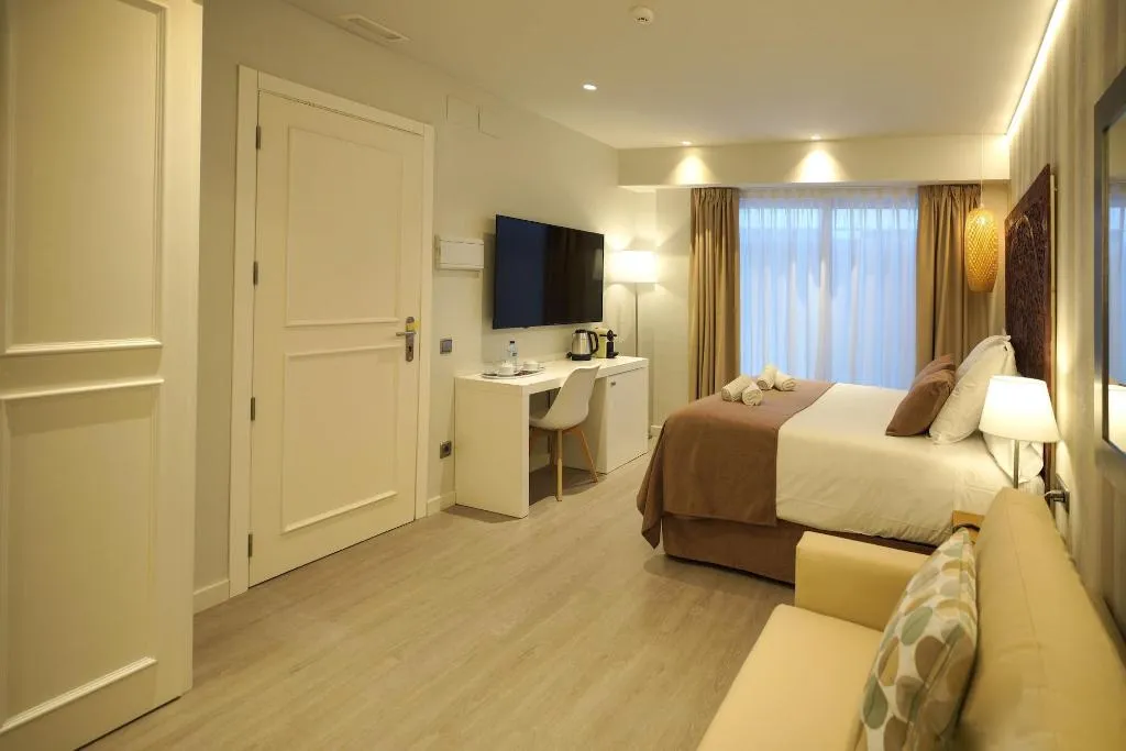 Room, Serennia Fira Gran Vía Exclusive Rooms, Barcelona