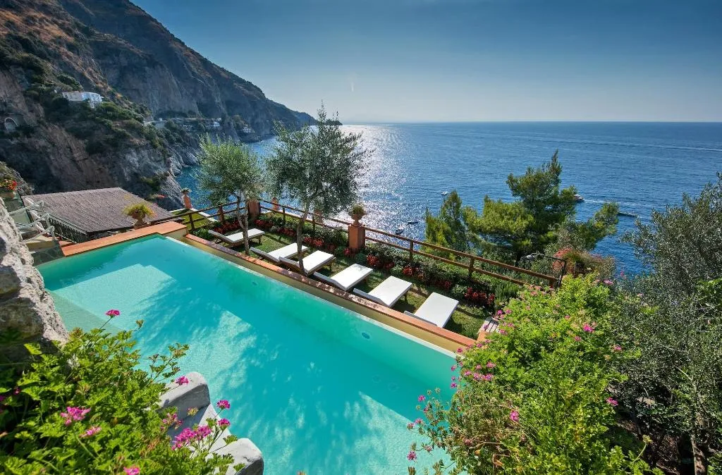 Sports and Entertainment, Hotel Onda Verde, Naples