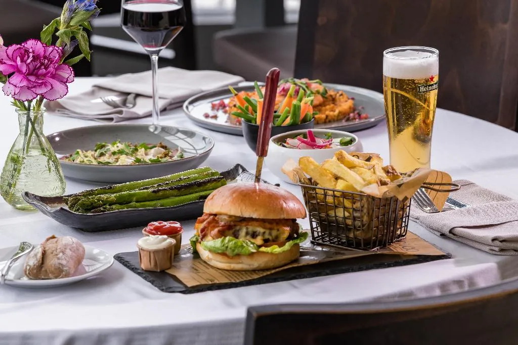 Restaurant, Movenpick Hotel Amsterdam City Centre, Amsterdam