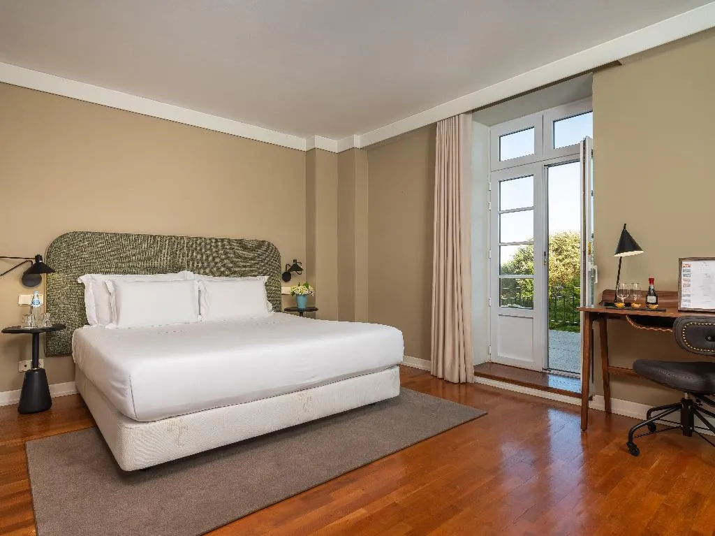 SUITE GARDEN VIEW ONE BEDROOM Room, Forrester Essence Douro Hotel, Porto