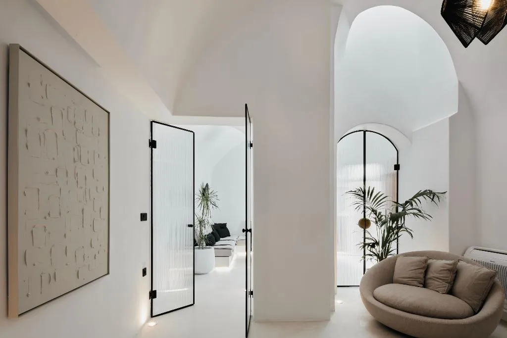 SUITE SUPERIOR WITH PRIVATE POOL Room, You And Me Suites, Santorini