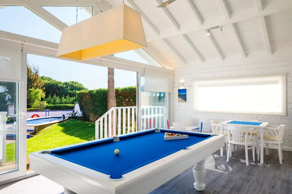 VILLA THREE BEDROOMS Room, Shantivillas, Algarve