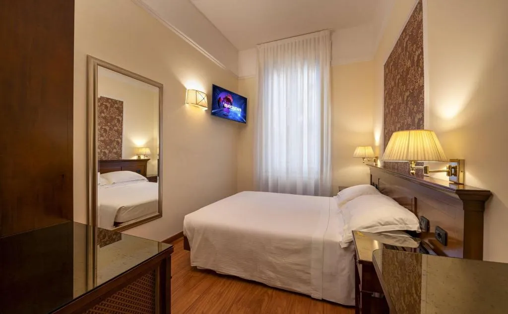 DOUBLE ONE BED Room, Lancaster Hotel, Milan