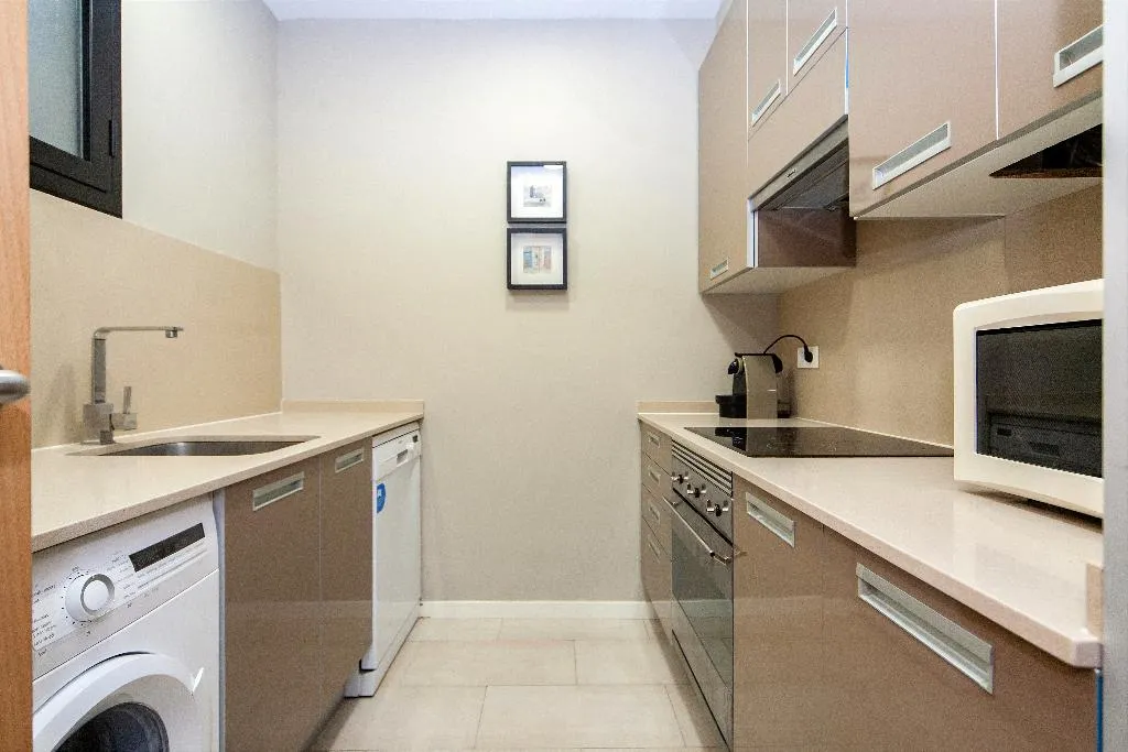 APARTMENT CAPACITY 6 TWO BEDROOMS Room, MH Apartments Sant Pau, Barcelona