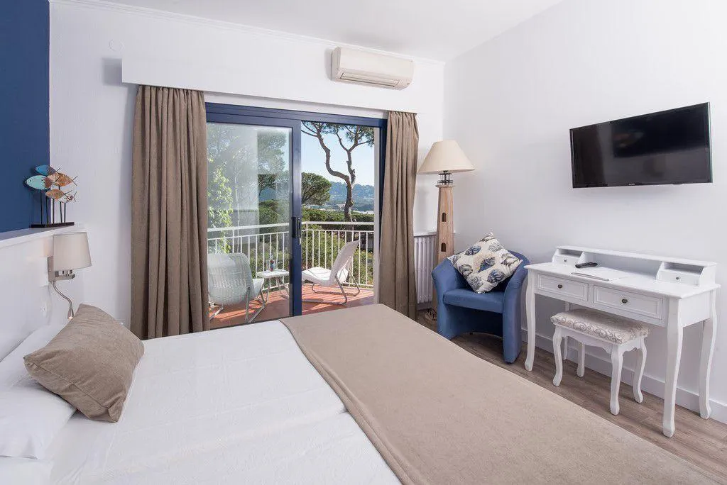 Double or Twin DELUXE SEA VIEW Room, Garbi Calella Palafrugell, Costa Brava