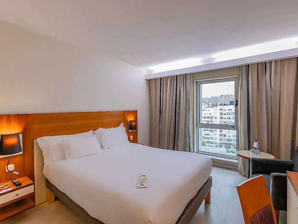 DOUBLE STANDARD Room, Mercure Lisboa Hotel, Lisbon