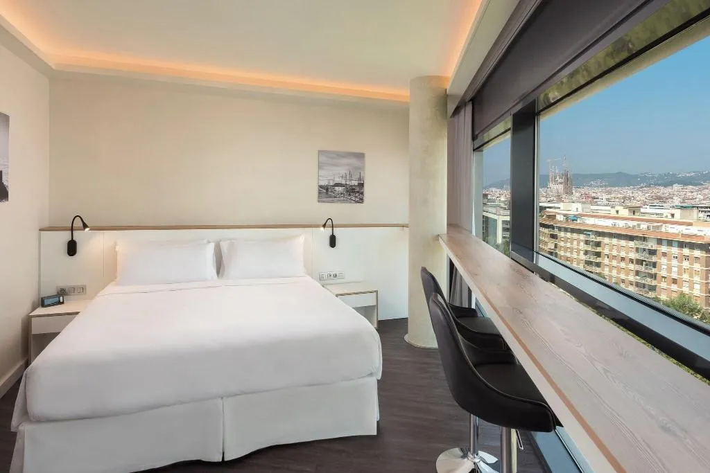 DOUBLE EXECUTIVE KING BED Room, Four Points by Sheraton Barcelona Diagonal, Barcelona