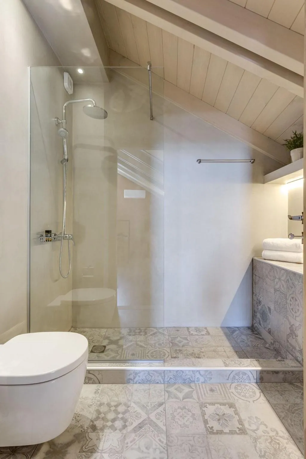Room, 1924Suites, Crete