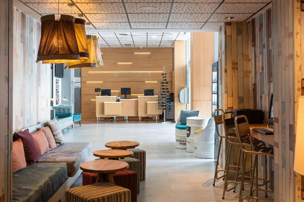 Lobby, Madrid Airport Suites Affiliated By Melia, Madrid
