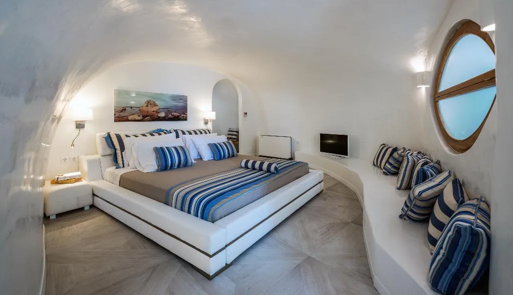SUITE SEA VIEW THREE BEDROOMS Room, Elite Luxury Suites, Santorini